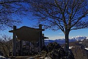 32 Cappella in cemento con vetri di Murano a ricordo dei sacerdoti di S. Pellegrino.